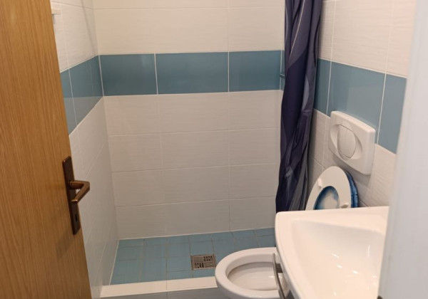 Chorvátsko - Na predaj dom s dvoma apartmánmi len 90 m od mora – Vrsi!