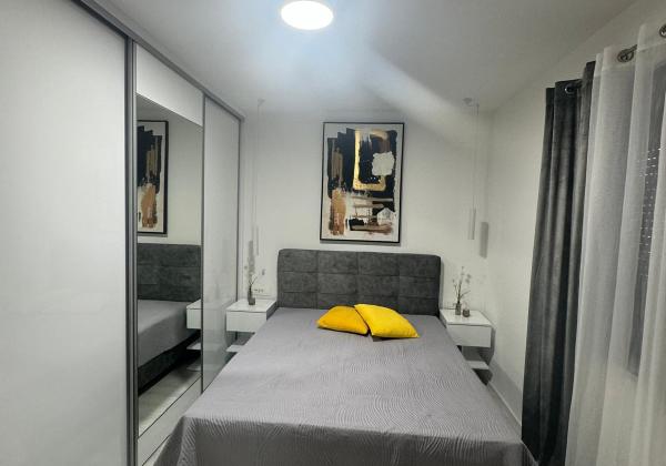 EXKLUZÍVNA NOVOSTAVBA S BAZÉNOM - OSTROV VIR, CHORVÁTSKO