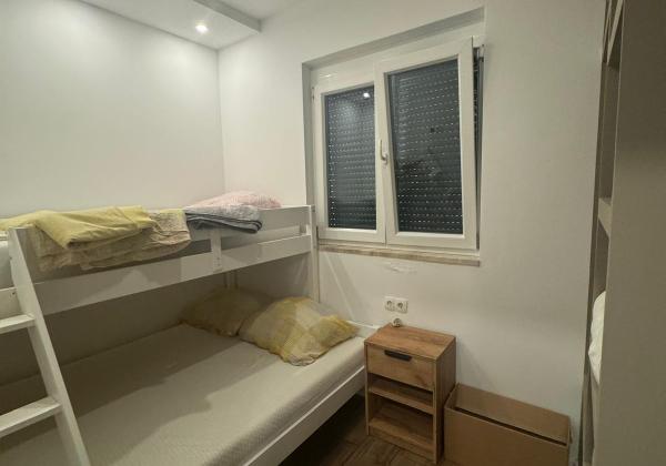 Chorvátsko - Apartmán 3x spálňa so záhradou a zariadením