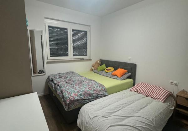 Chorvátsko - Apartmán 3x spálňa so záhradou a zariadením