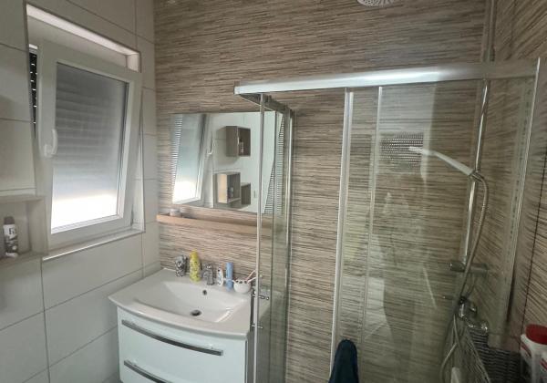 Chorvátsko - Apartmán 3x spálňa so záhradou a zariadením