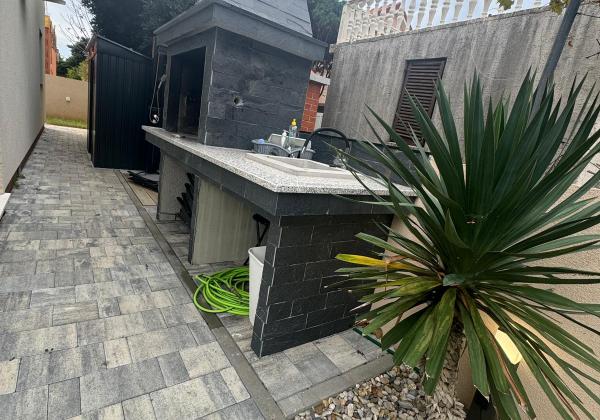 Chorvátsko - Apartmán 3x spálňa so záhradou a zariadením