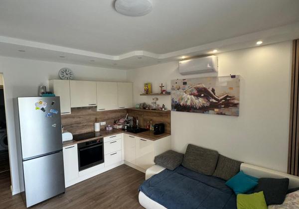 Chorvátsko - Apartmán 3x spálňa so záhradou a zariadením