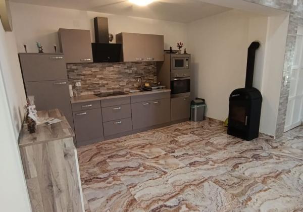 Chorvátsko -ostrov Vir - Na predaj útulný kompletne zariadený apartmán