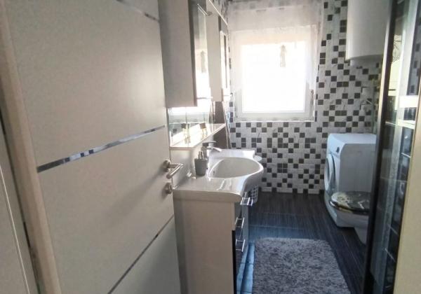 Chorvátsko -ostrov Vir - Na predaj útulný kompletne zariadený apartmán