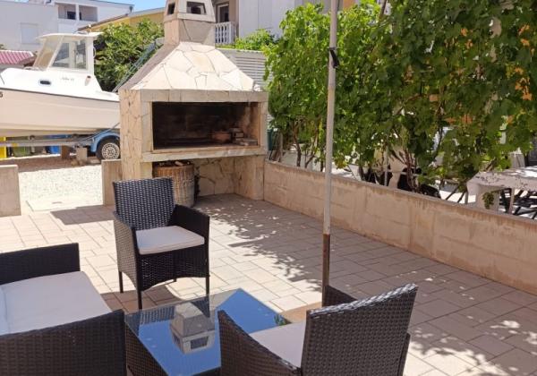 Chorvátsko -ostrov Vir - Na predaj útulný kompletne zariadený apartmán