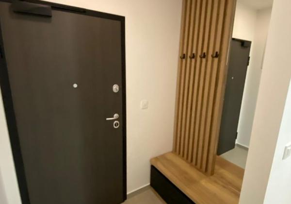 CHORVÁTSKO, PRIVLAKA - MODERNÝ APARTMÁN S VÝHĽADOM NA MORE LEN 150 M OD PLÁŽE