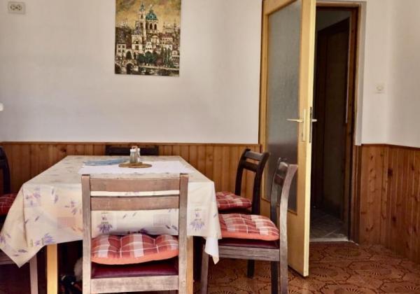 Chorvátsko- Dom s výhľadom na more blízko pláže na ostrove Vir