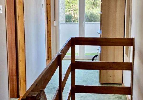 Chorvátsko- Dom s výhľadom na more blízko pláže na ostrove Vir