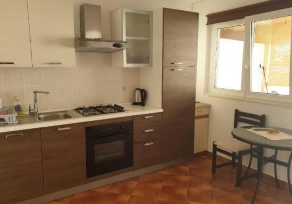 Chorvátsko, ostrov Vir - Na predaj útulný trojizbový apartmán len 30m od mora!