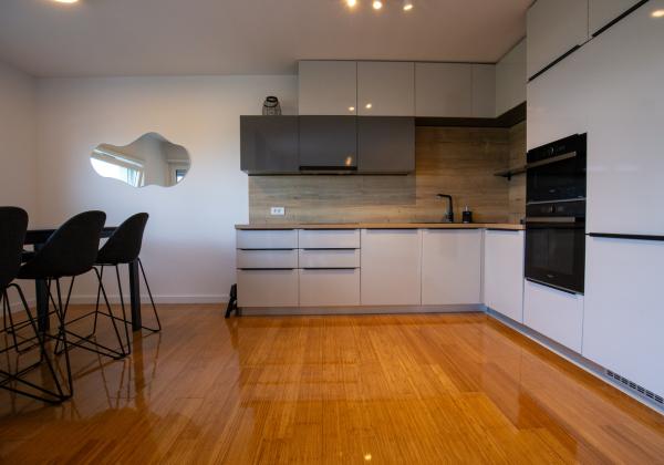 Chorvátsko - Luxusný Apartmán pri Mori so Záhradou a Garážou – Zadar, Diklo