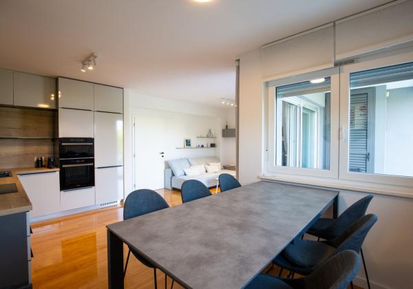 Chorvátsko - Luxusný Apartmán pri Mori so Záhradou a Garážou – Zadar, Diklo