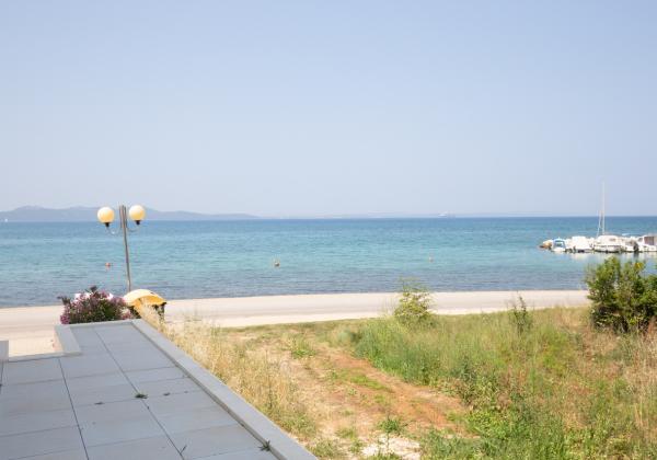 Chorvátsko - Luxusný Apartmán pri Mori so Záhradou a Garážou – Zadar, Diklo