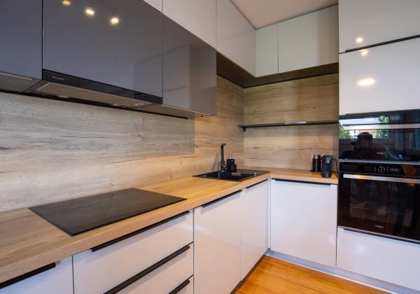 Chorvátsko - Luxusný Apartmán pri Mori so Záhradou a Garážou – Zadar, Diklo