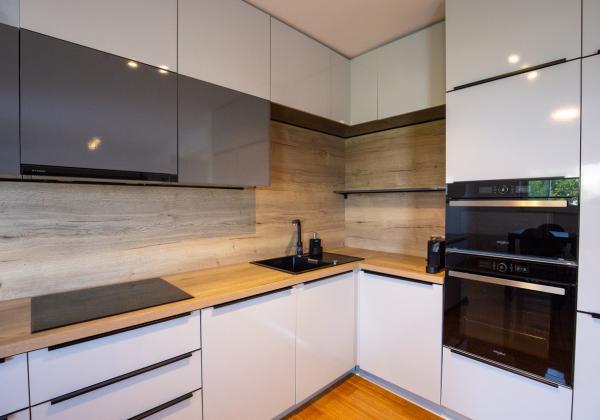 Chorvátsko - Luxusný Apartmán pri Mori so Záhradou a Garážou – Zadar, Diklo