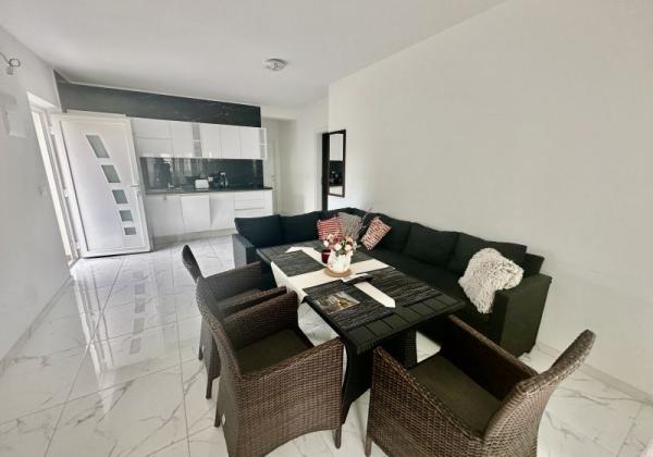 Chorvátsko , ostrov Vir - Na predaj trojizbový apartmán s výhľadom na more