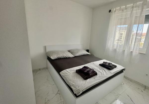 Chorvátsko , ostrov Vir - Na predaj trojizbový apartmán s výhľadom na more