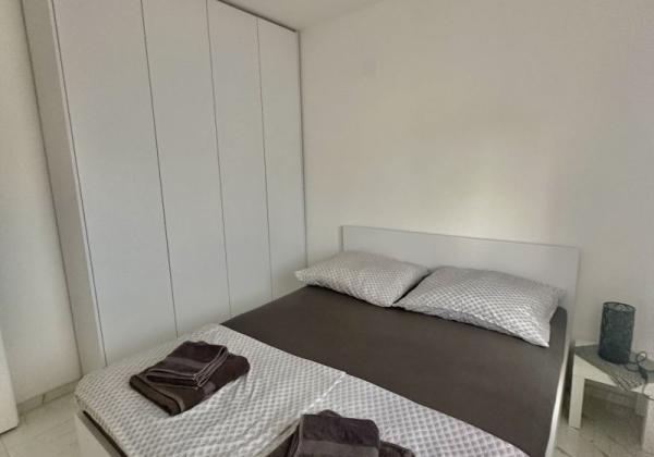 Chorvátsko , ostrov Vir - Na predaj trojizbový apartmán s výhľadom na more