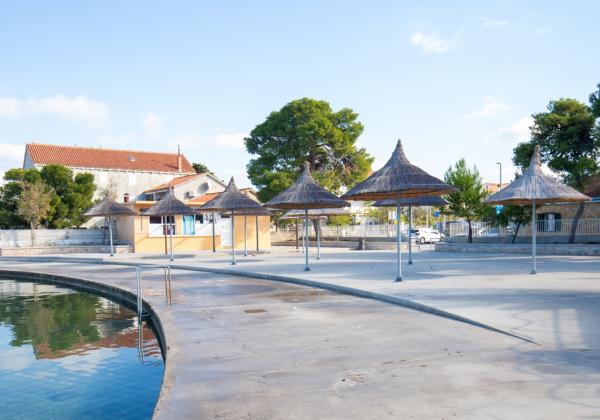 Chorvátsko, ostrov Murter - Exluzívne na predaj prízemný rodinný dom pri pláži