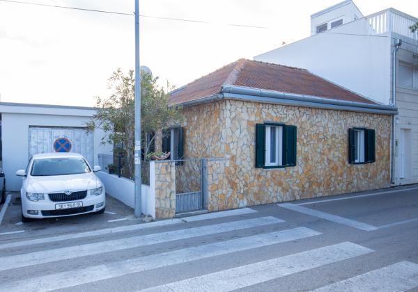 Chorvátsko, ostrov Murter - Exluzívne na predaj prízemný rodinný dom pri pláži