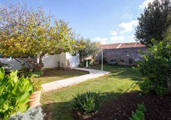 Chorvátsko, ostrov Murter - Exluzívne na predaj prízemný rodinný dom pri pláži