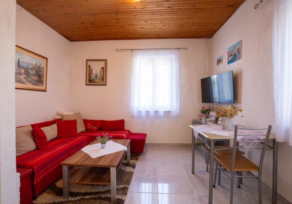 Chorvátsko, ostrov Murter - Exluzívne na predaj prízemný rodinný dom pri pláži