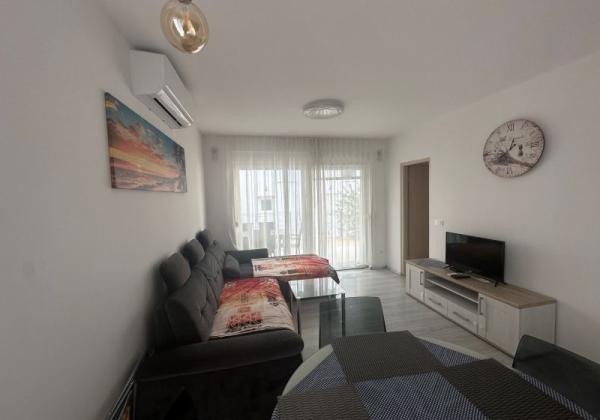 CHORVÁTSKO : VIR – PRÍZEMNÝ APARTMÁN S TERASOU, IBA 70 M OD MORA!