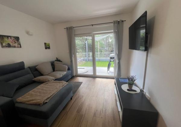 Chorvátsko, ostrov Vir - Na predaj novostavba apartmánu s vlastnou záhradou za TOP cenu!