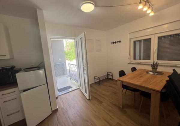 Chorvátsko, ostrov Vir - Na predaj novostavba apartmánu s vlastnou záhradou za TOP cenu!