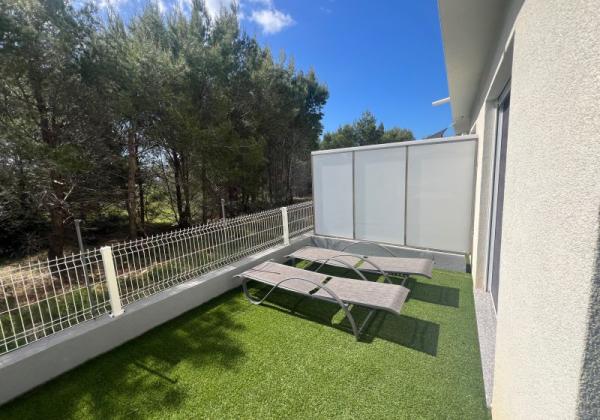 Chorvátsko, ostrov Vir - Na predaj novostavba apartmánu s vlastnou záhradou za TOP cenu!