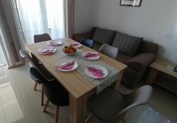 Na predaj dom 3x apartmán len 100m od mora - Chorvátsko -Privlaka