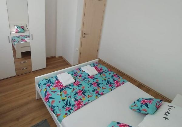 Na predaj dom 3x apartmán len 100m od mora - Chorvátsko -Privlaka