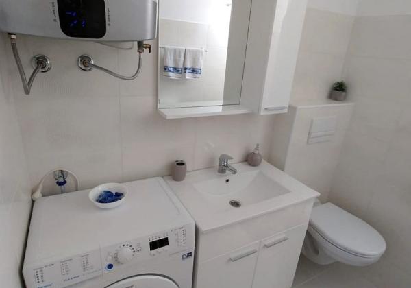 Na predaj dom 3x apartmán len 100m od mora - Chorvátsko -Privlaka