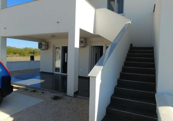 Na predaj dom 3x apartmán len 100m od mora - Chorvátsko -Privlaka