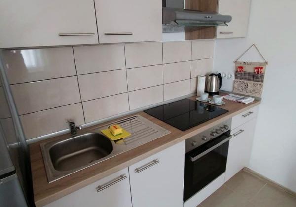 Na predaj dom 3x apartmán len 100m od mora - Chorvátsko -Privlaka