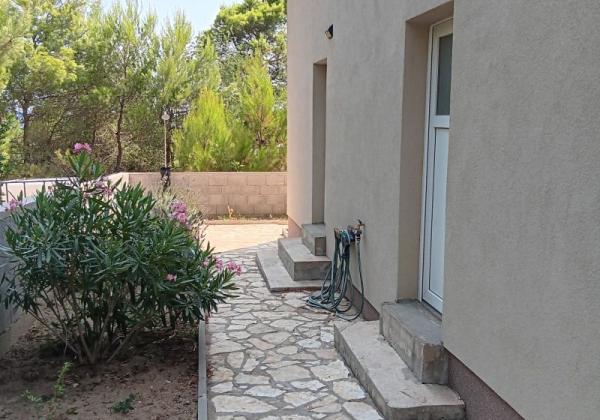 Chorvátsko - Trojizbový apartmán s bazénom a výhľadom na more