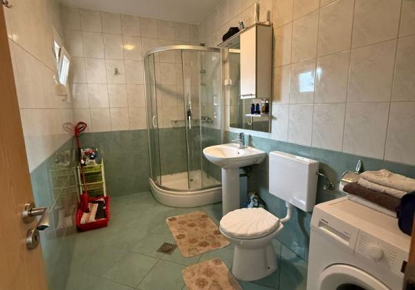 Chorvátsko - Apartmán s dvorom len 300m od mora na ostrove Vir