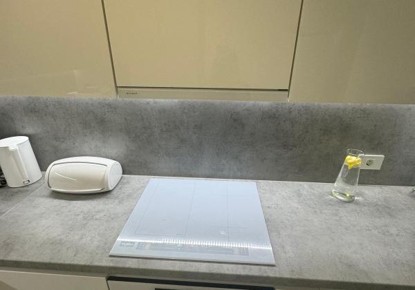 Chorvátsko - Zariadená novostavba so záhradou len 90m od pláže v Privlake