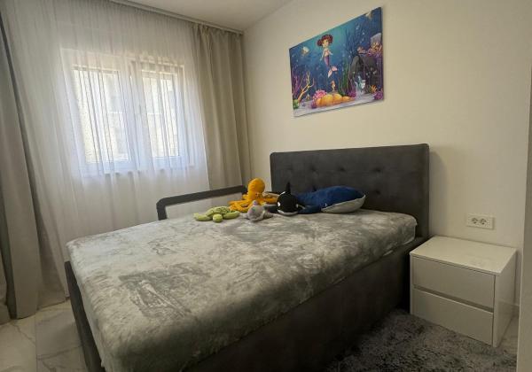 Chorvátsko - Zariadená novostavba so záhradou len 90m od pláže v Privlake