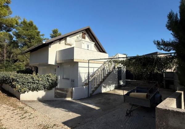 Chorvátsko - Dom 2x apartmán, výhodná investícia na ostrove Vir