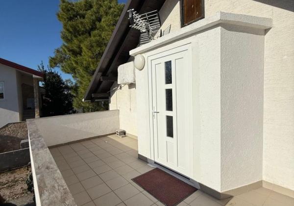 Chorvátsko - Dom 2x apartmán, výhodná investícia na ostrove Vir