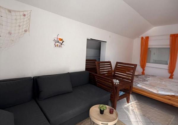 Chorvátsko - Dom 2x apartmán, výhodná investícia na ostrove Vir