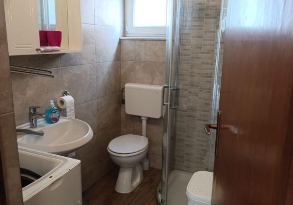 Chorvátsko na predaj: Apartmán  len 200 m od mora na ostrove Vir