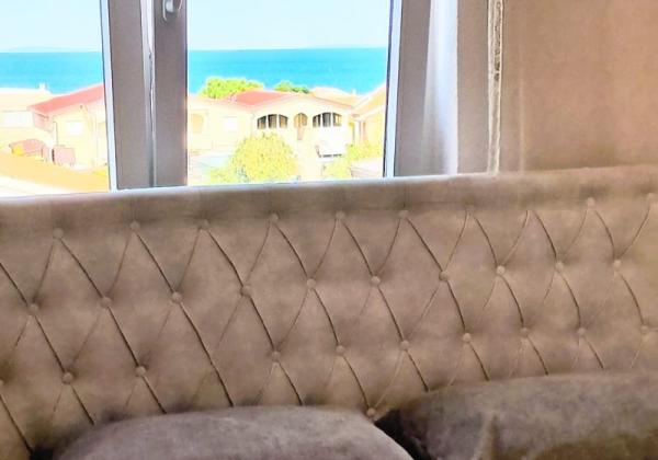 CHORVÁTSKO, OSTROV VIR  NA PREDAJ ŠTÝLOVÝ APARTMÁN S VÝHĽADOM NA MORE