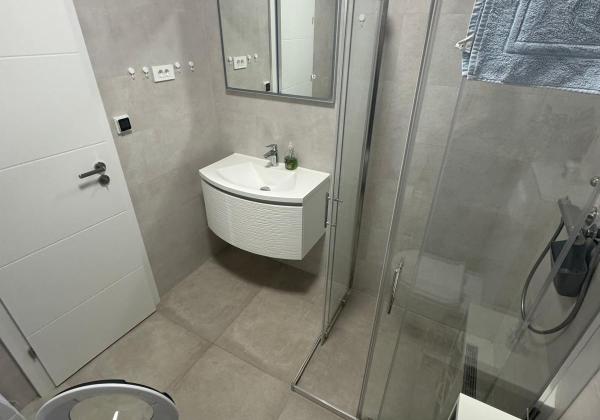 Chorvátsko - Novostavba apartmánu len 70m od mora so zariadením - Vir - Prezida