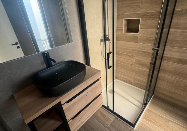 Chorvátsko - Kompletne zariadená novostavba len 50m od mora v Privlake