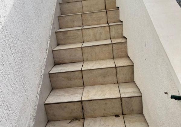 Chorvátsko, ostrov Vir - Na predaj: 3-izbový apartmán s výhľadom na more!