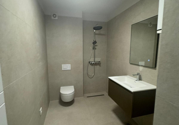 Chorvátsko - Na predaj novostavba apartmánu v prvej rade od mora