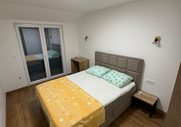 Chorvátsko! Len u Nás v ponuke KAMENNÝ DOM S BAZÉNOM LEN 300M OD MORA – PRIVLAKA