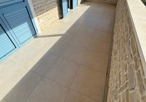 Chorvátsko! Len u Nás v ponuke KAMENNÝ DOM S BAZÉNOM LEN 300M OD MORA – PRIVLAKA